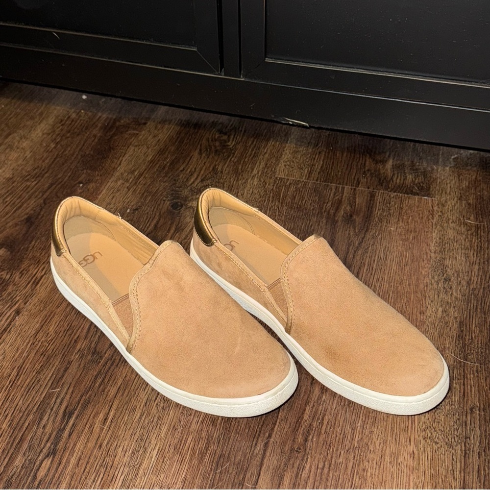 OBO : UGG womens Light Brown Slip-On Loafers - Picture 4 of 7